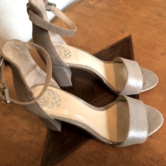 New VINCE CAMUTO Corlina Metallic Rose Gold Leather Sandal Block Heel 5.5 - Picture 2 of 7